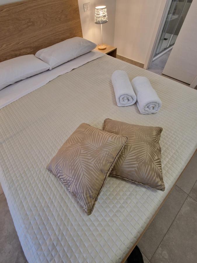 Villa Eden, Bed And Breakfast 奇尼斯 外观 照片